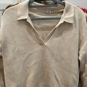 Gap cream collared v neck sweater